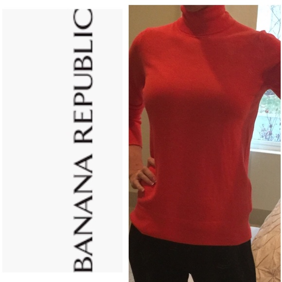 Banana Republic Sweaters - Merino wool turtle neck sweater